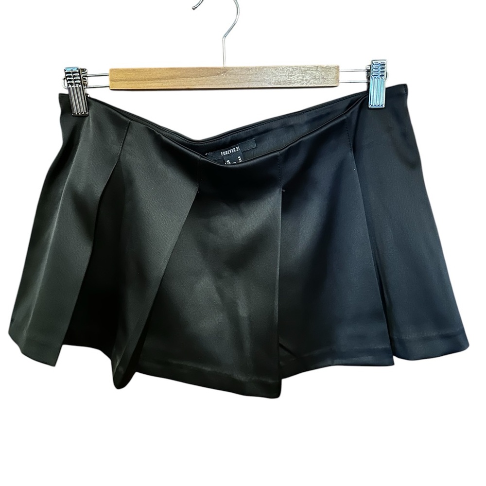 Black Pleated Mini Skirt